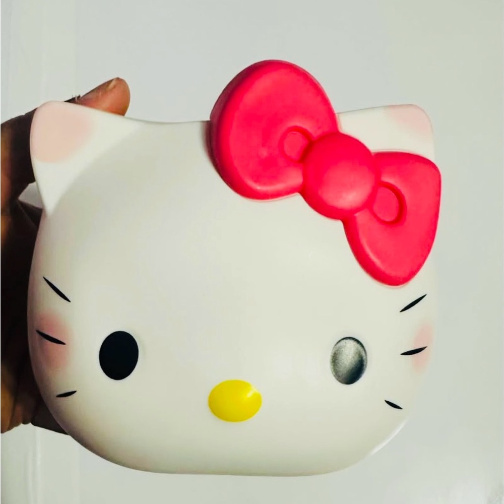 Hello Kitty pen & makeup brush organizer